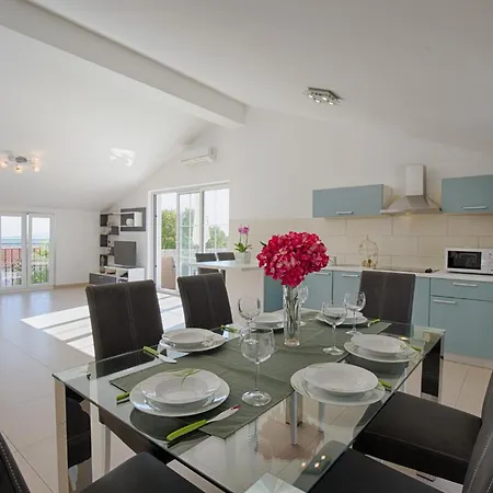 Modern With Pool, Quiet Aria, Privacy, Garden - By Traveler Krk Agency Id 2138 빌라