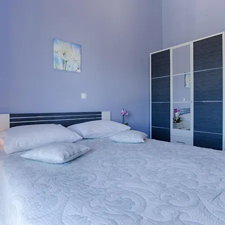 Modern With Pool, Quiet Aria, Privacy, Garden - By Traveler Krk Agency Id 2138 * Vrh (Krk)
